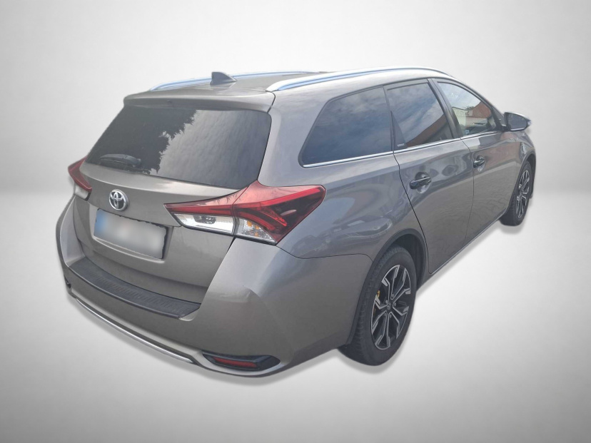 Toyota Auris, 2015