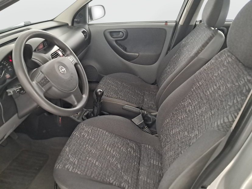 Opel Corsa, 2001