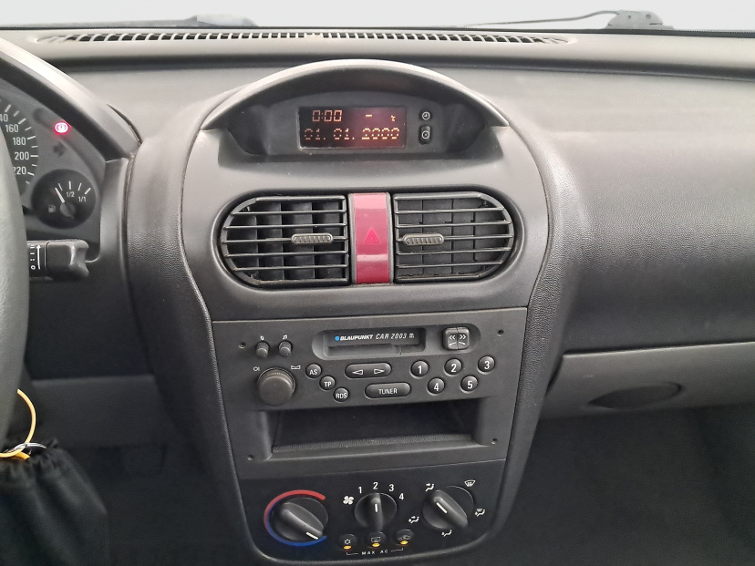 Opel Corsa, 2001