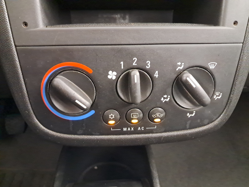 Opel Corsa, 2001