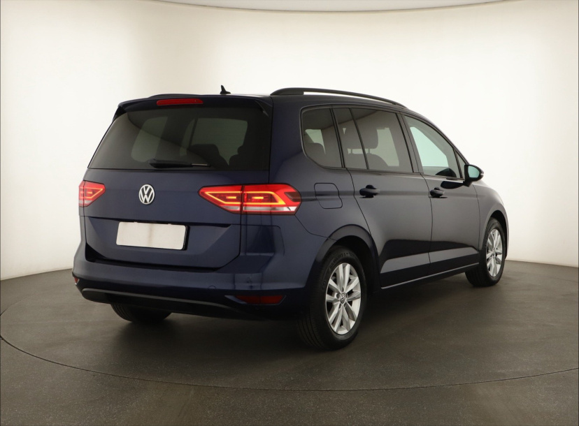 Volkswagen Touran, 2016