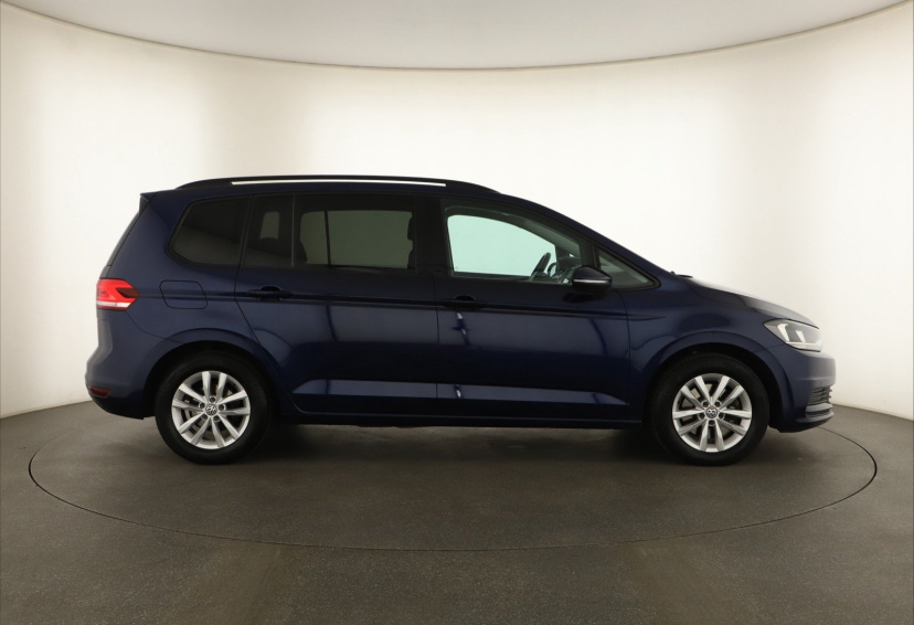 Volkswagen Touran, 2016