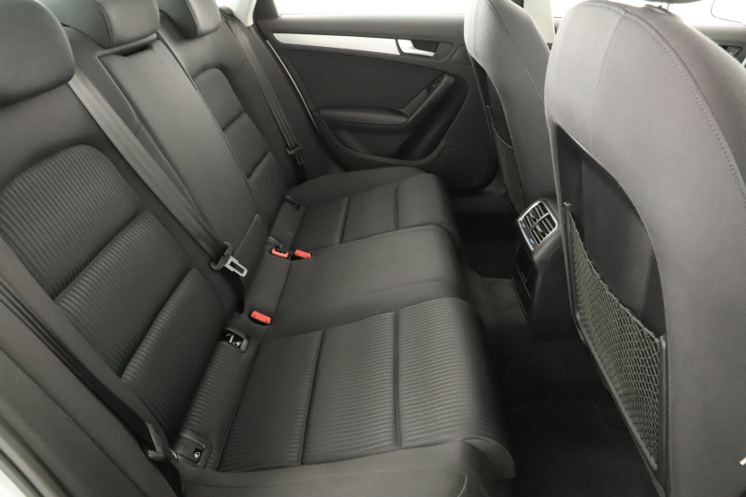 Audi A4, 2012