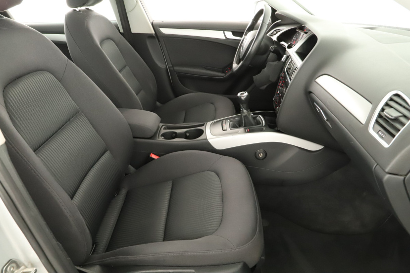 Audi A4, 2012