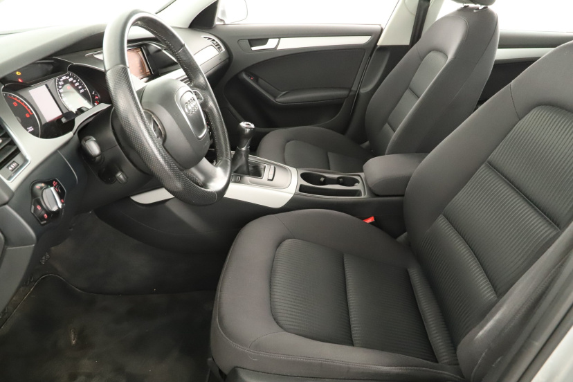 Audi A4, 2012