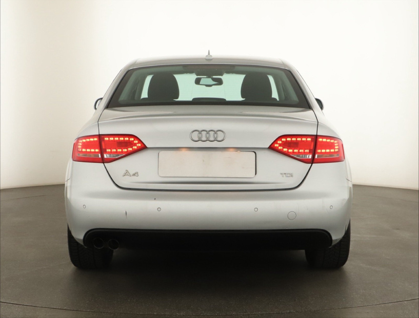 Audi A4, 2012