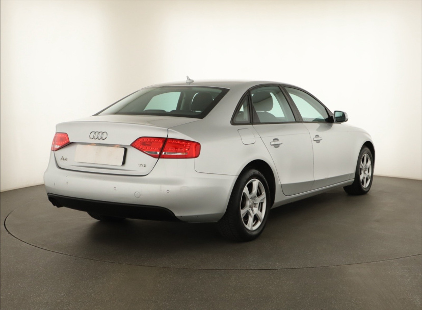 Audi A4, 2012