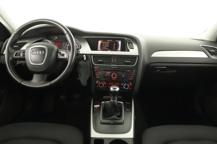 Audi A4, 2012