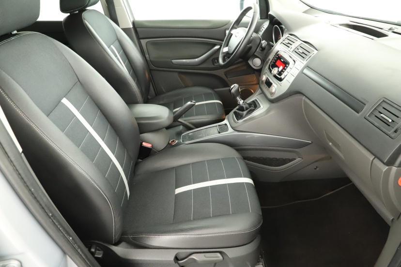 Ford Kuga, 2011