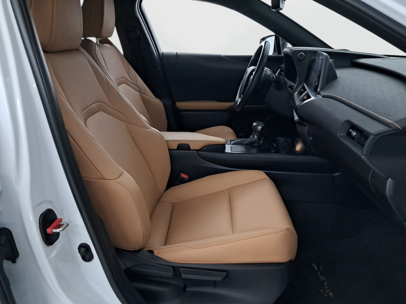 Lexus UX, 2023