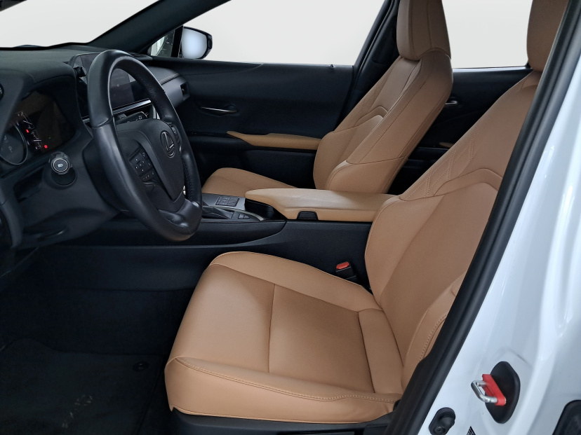 Lexus UX, 2023