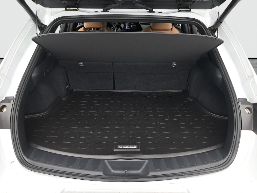 Lexus UX, 2023