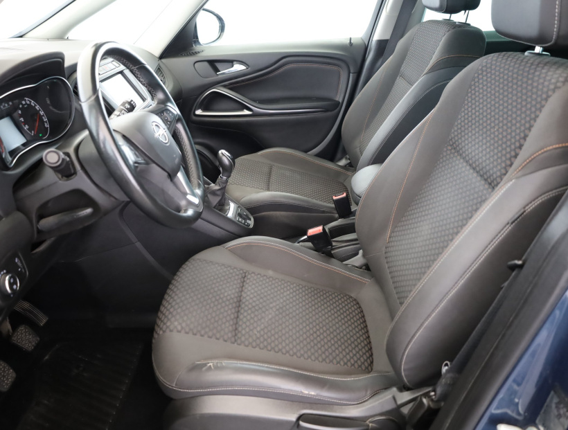 Opel Zafira Tourer, 2017
