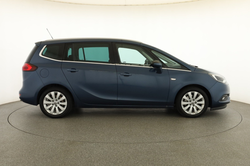 Opel Zafira Tourer, 2017