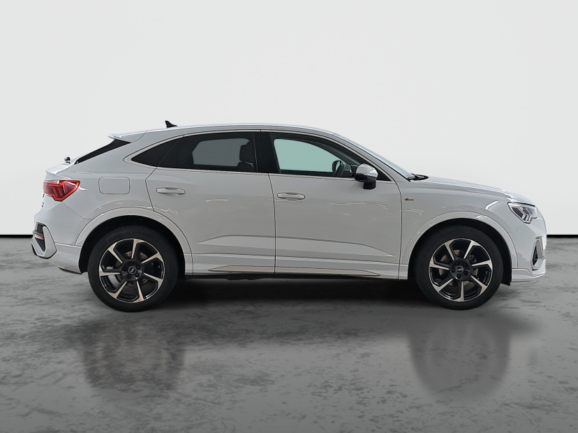 Audi Q3 Sportback, 2021