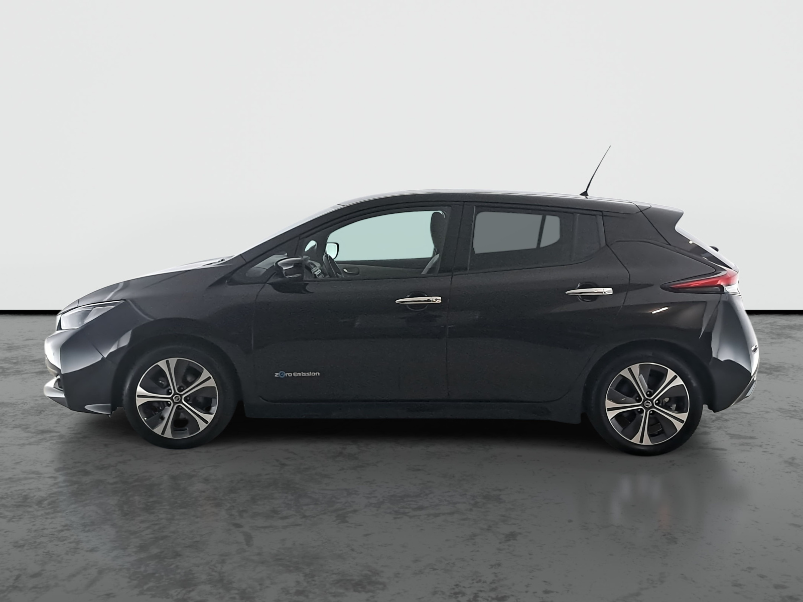 Nissan Leaf 40 kWh, 2018, Automat, ČR, 2.maj, Navigace, Tempomat 4
