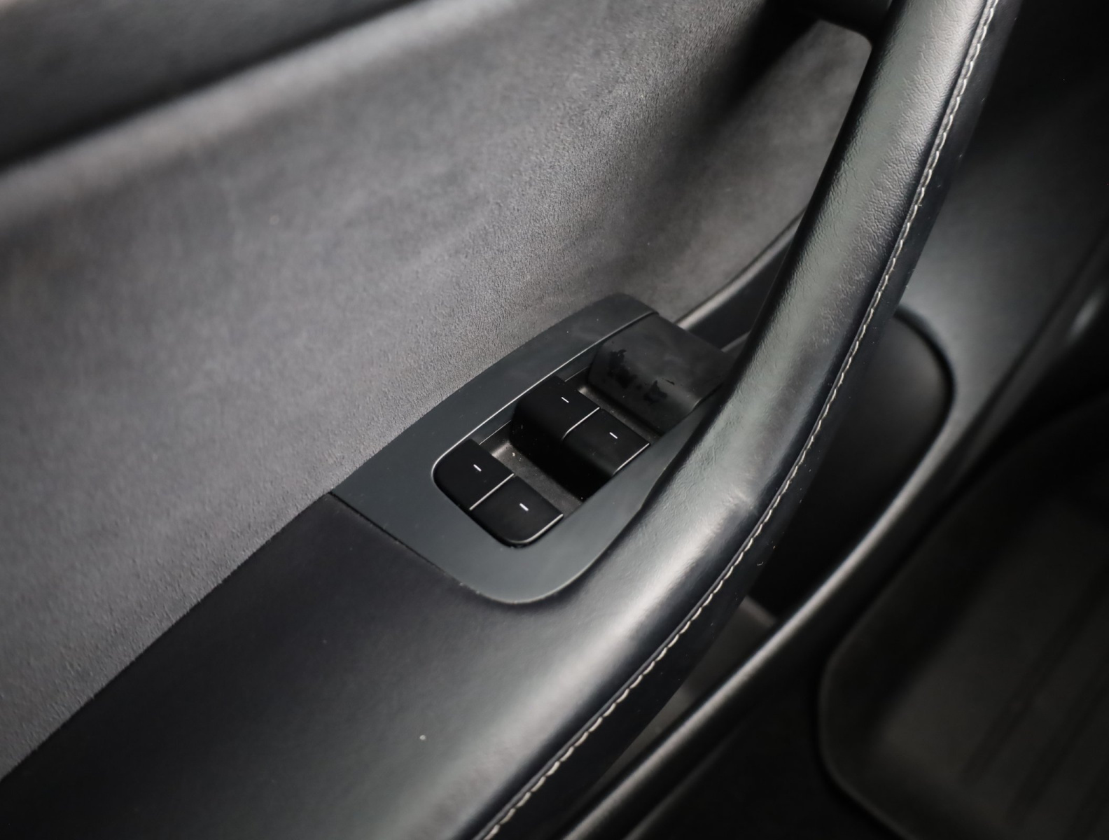 Tesla Model 3 Standard Range Plus – fotografie 19