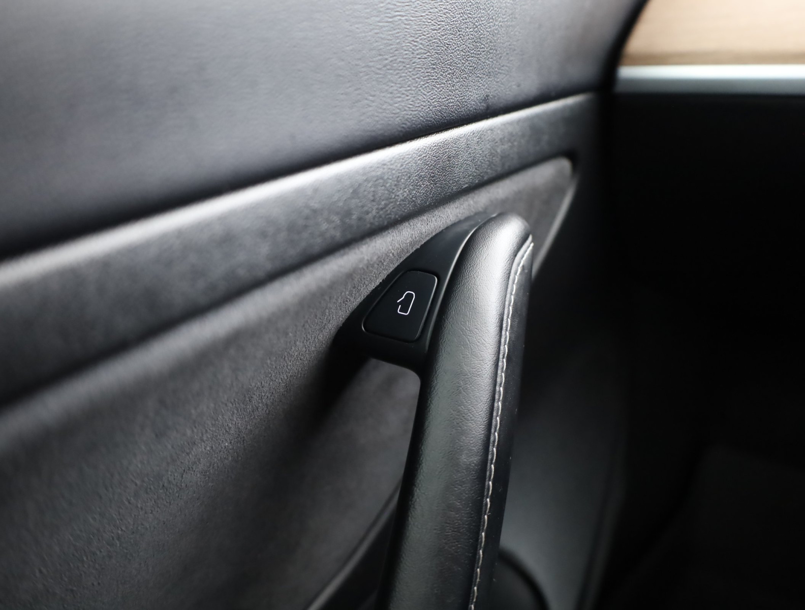 Tesla Model 3 Standard Range Plus – fotografie 20