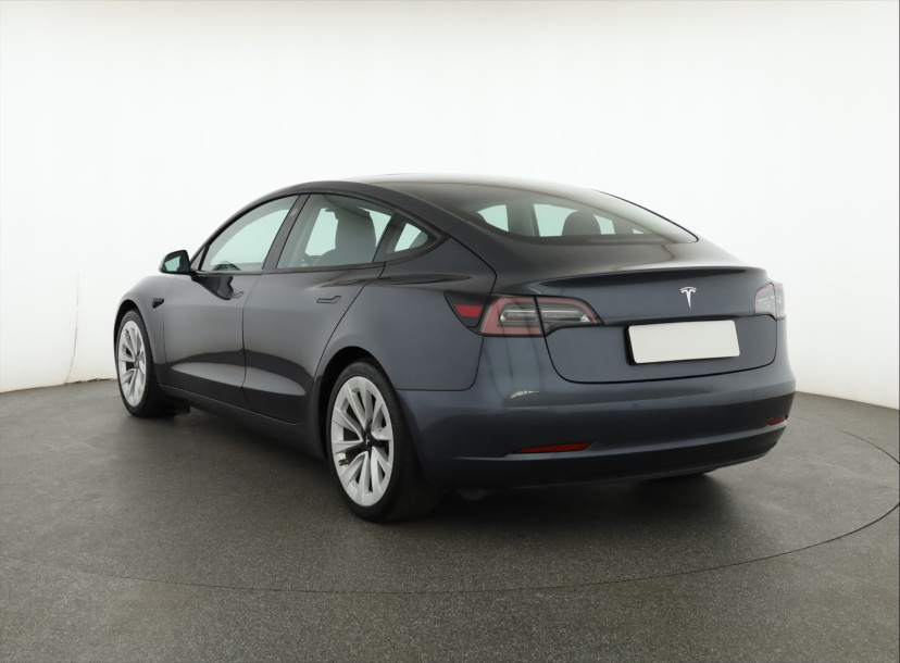 Tesla Model 3, 2021