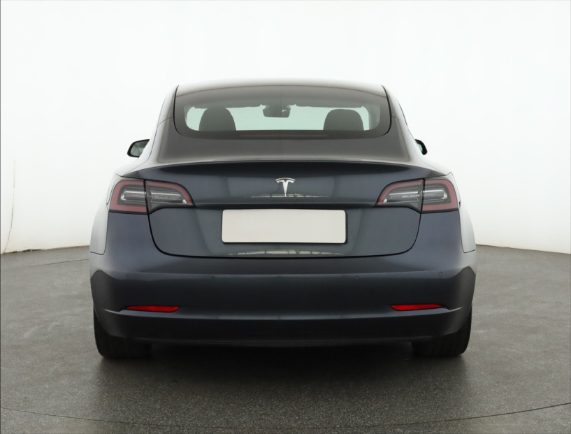 Tesla Model 3, 2021