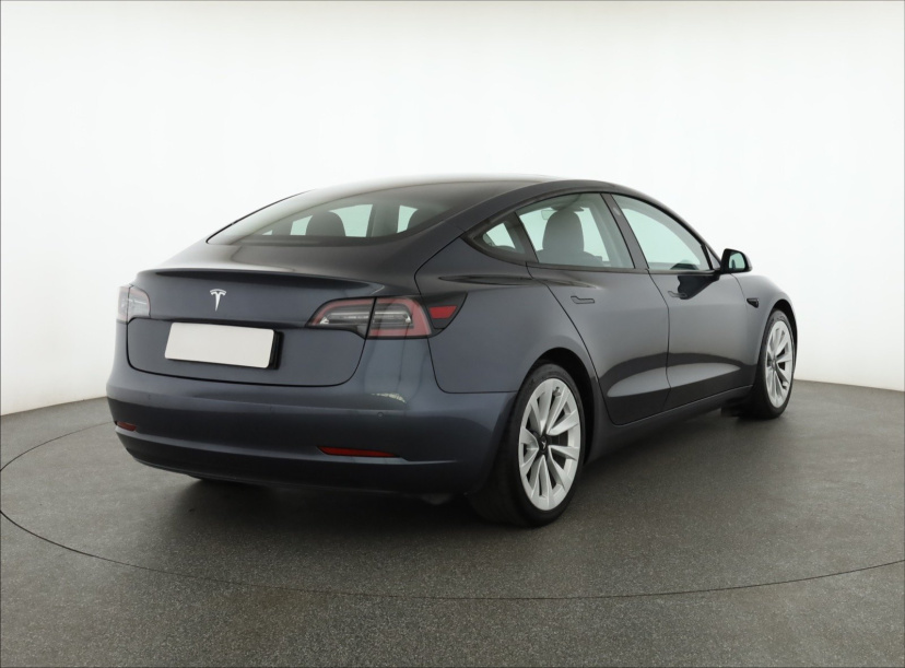 Tesla Model 3, 2021