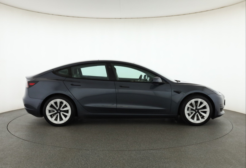 Tesla Model 3, 2021