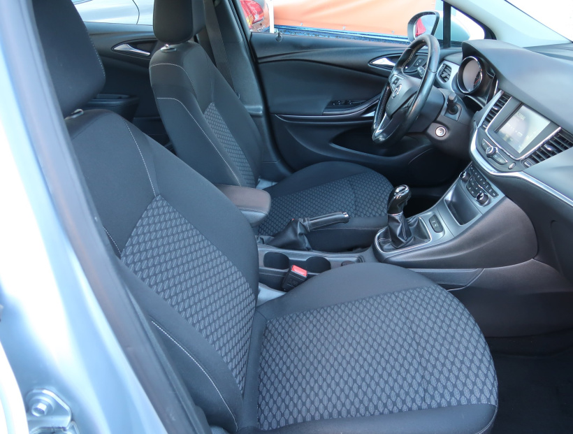 Opel Astra, 2017
