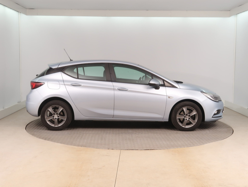 Opel Astra, 2017
