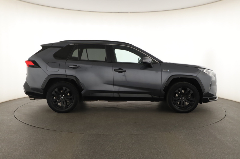 Toyota RAV 4, 2021