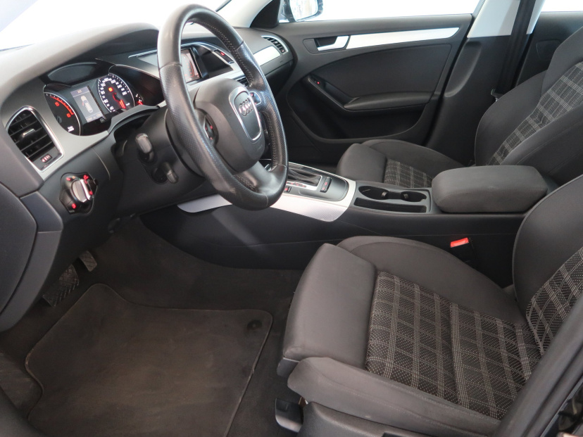 Audi A4, 2010