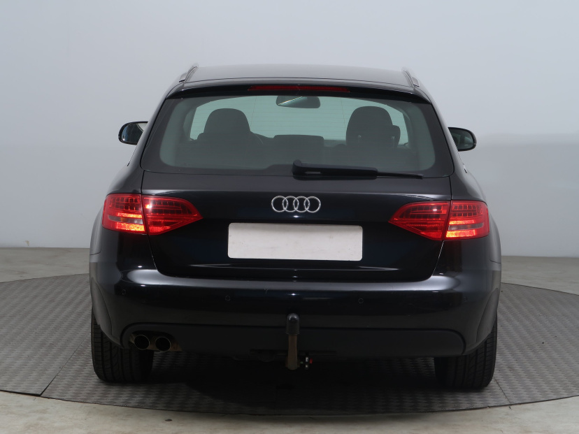 Audi A4, 2010