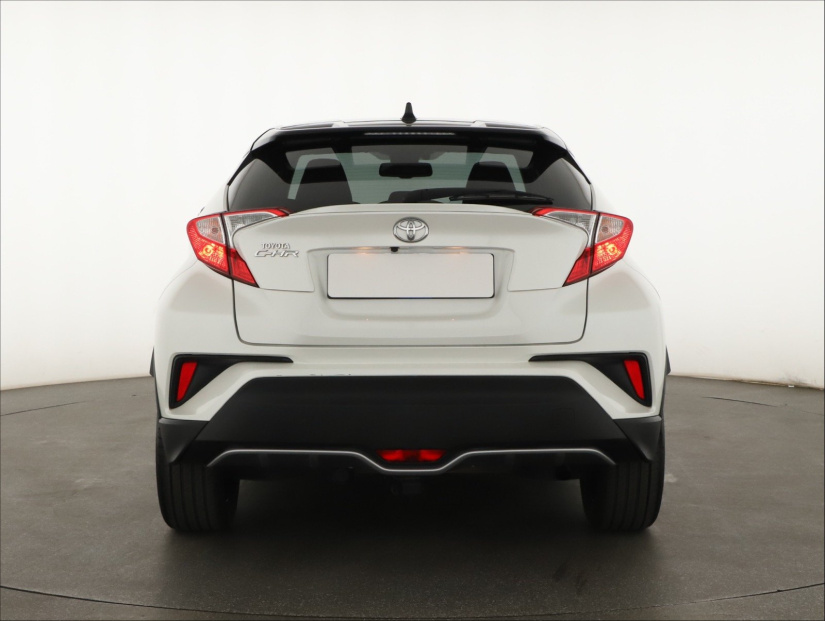 Toyota C-HR, 2017