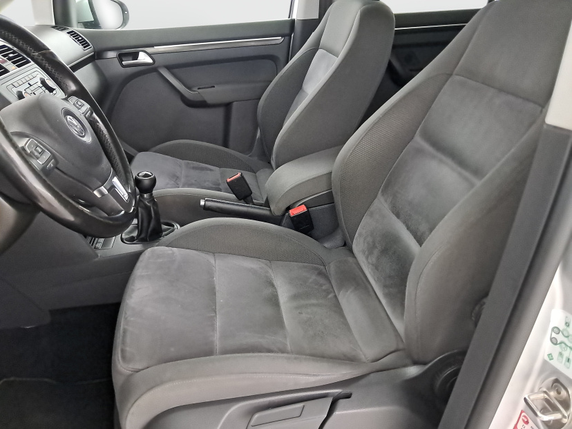 Volkswagen Touran, 2011