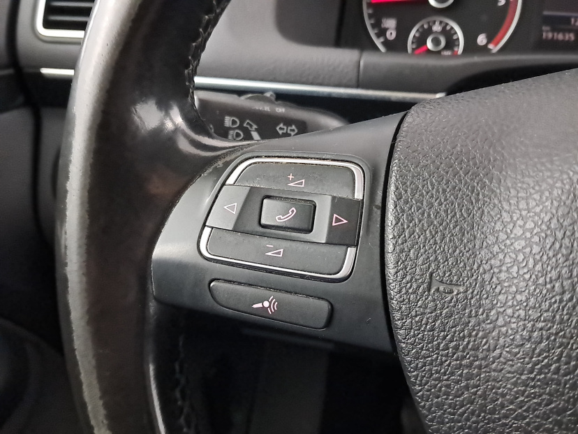 Volkswagen Touran, 2011