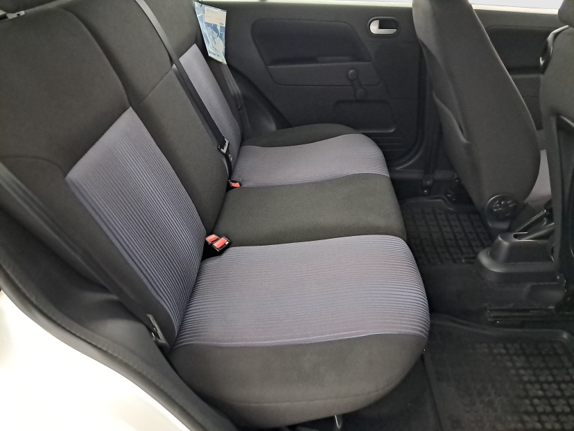 Ford Fusion, 2011