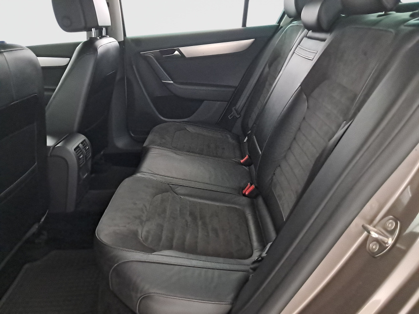 Volkswagen Passat, 2011
