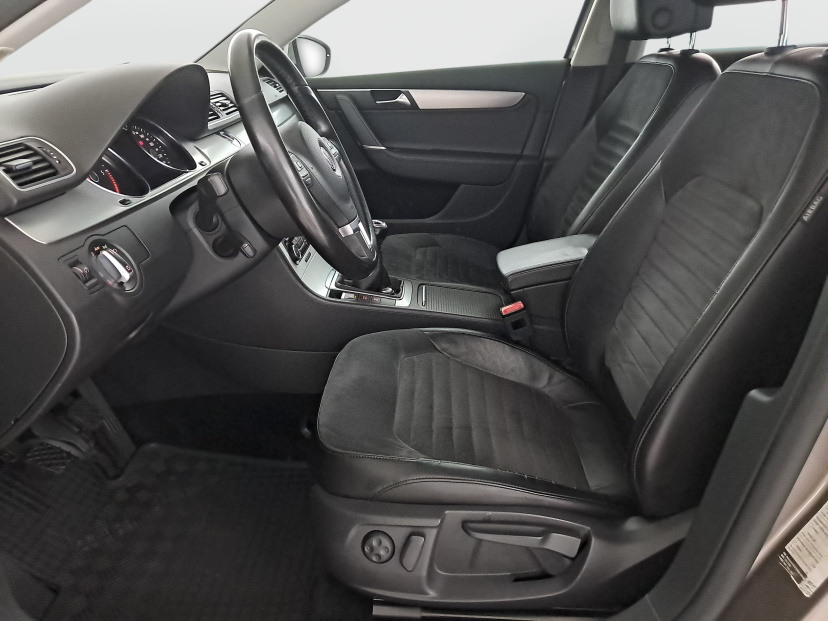Volkswagen Passat, 2011
