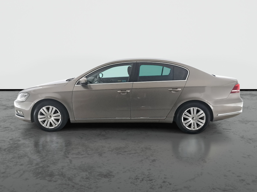 Volkswagen Passat, 2011