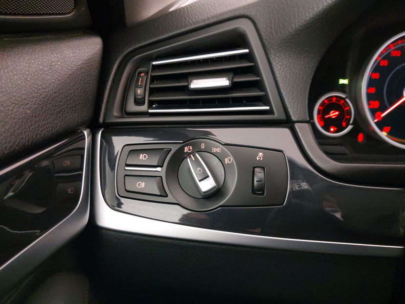 BMW 5, 2015