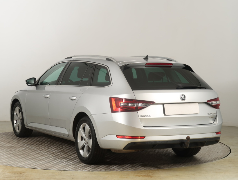 Škoda Superb, 2016
