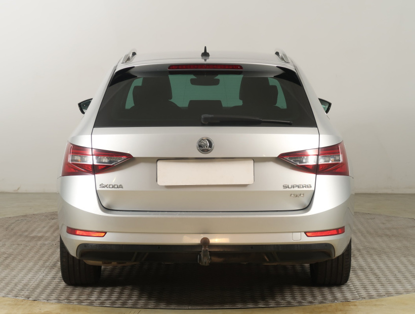 Škoda Superb, 2016