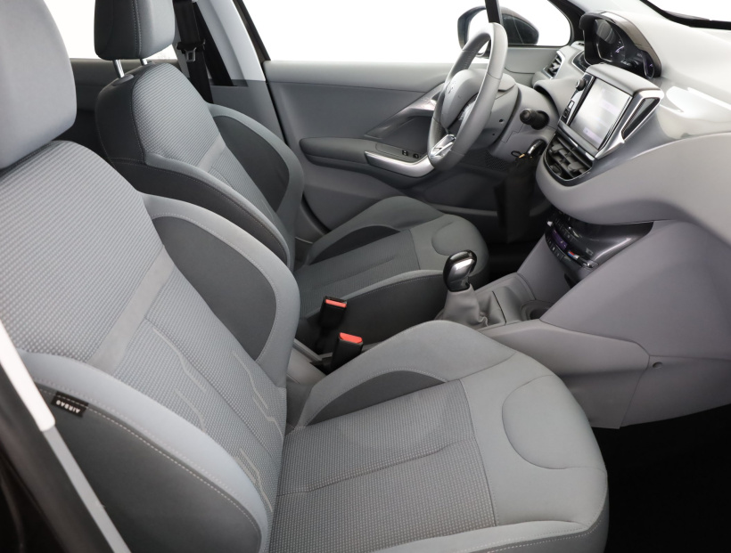 Peugeot 208, 2012