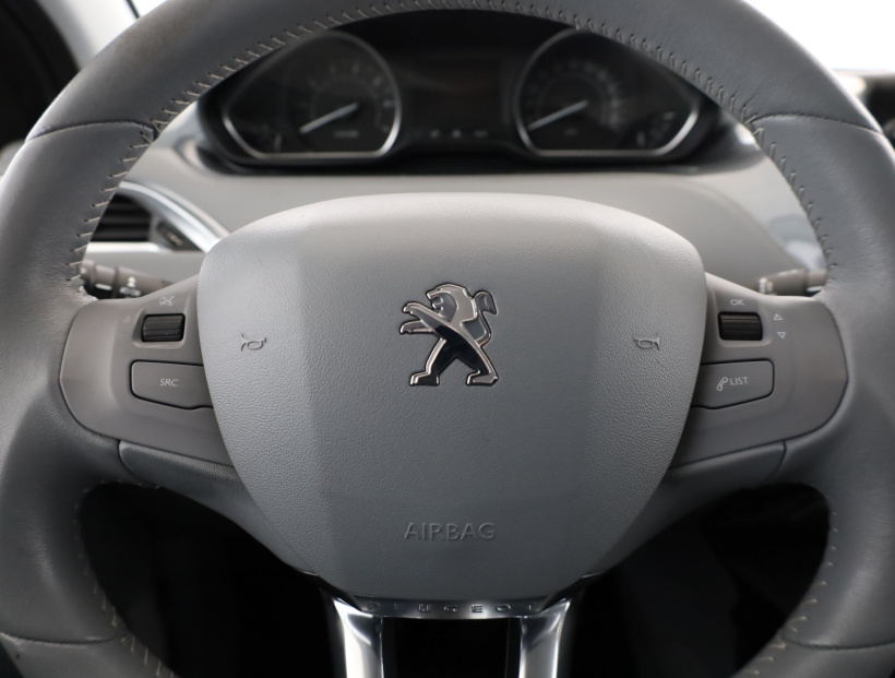 Peugeot 208, 2012