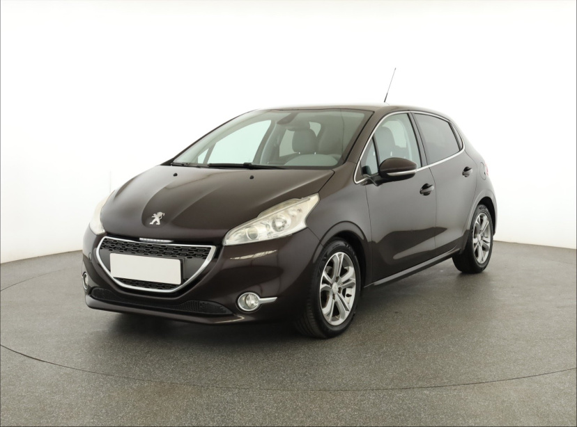 Peugeot 208, 2012