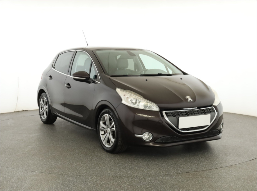 Peugeot 208, 2012