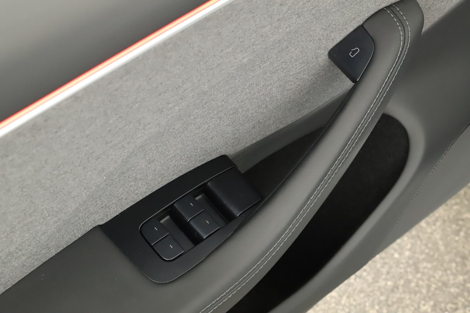 Tesla Model 3 Standard Range Plus – fotografie 15