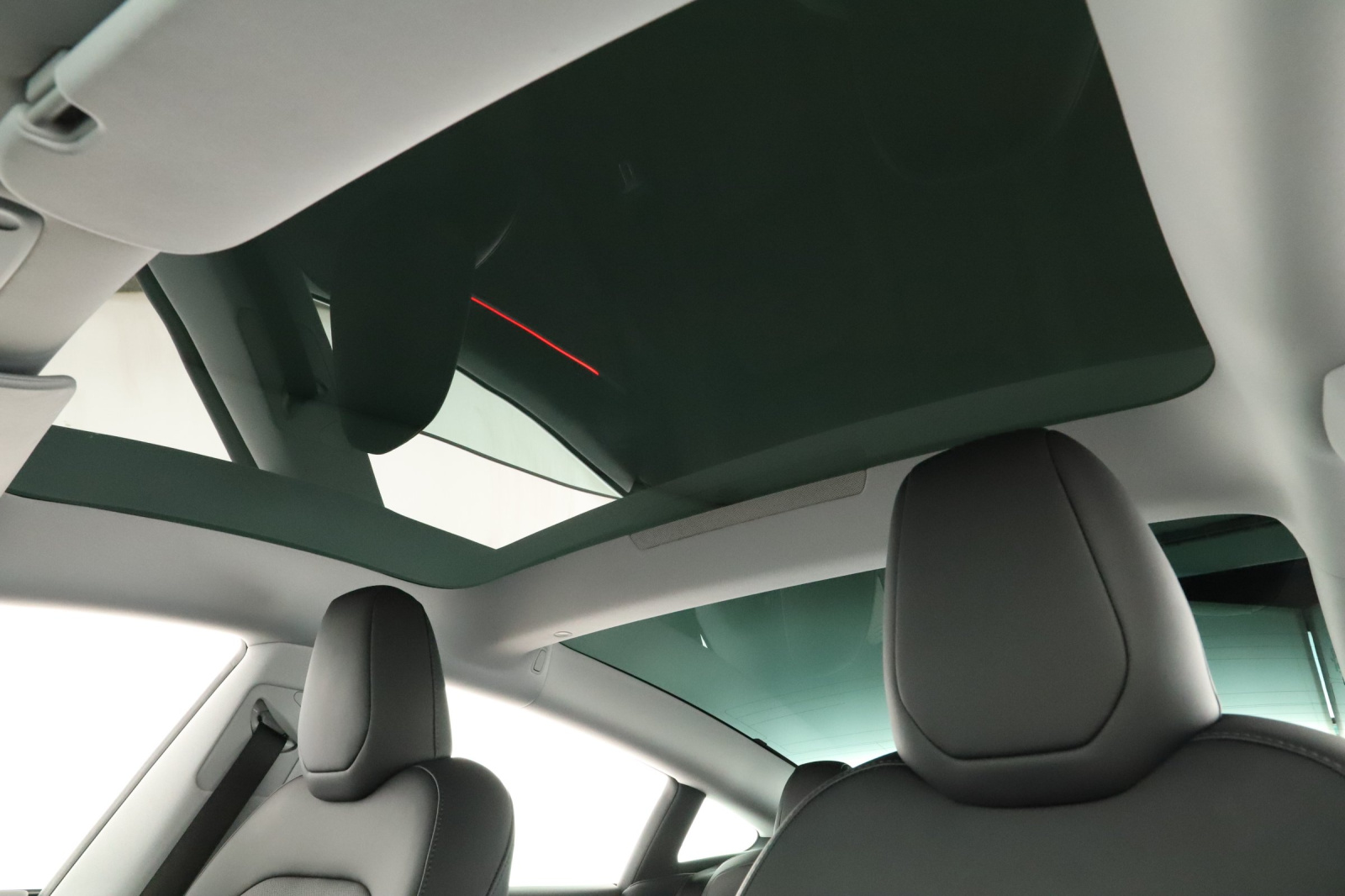 Tesla Model 3 Standard Range Plus – fotografie 17