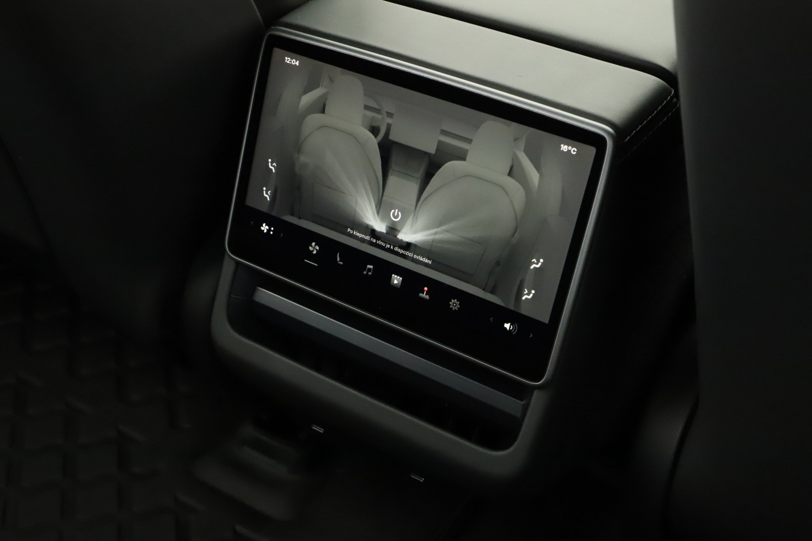 Tesla Model 3 Standard Range Plus – fotografie 20