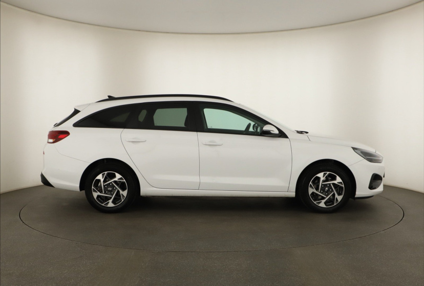 Hyundai i30, 2025