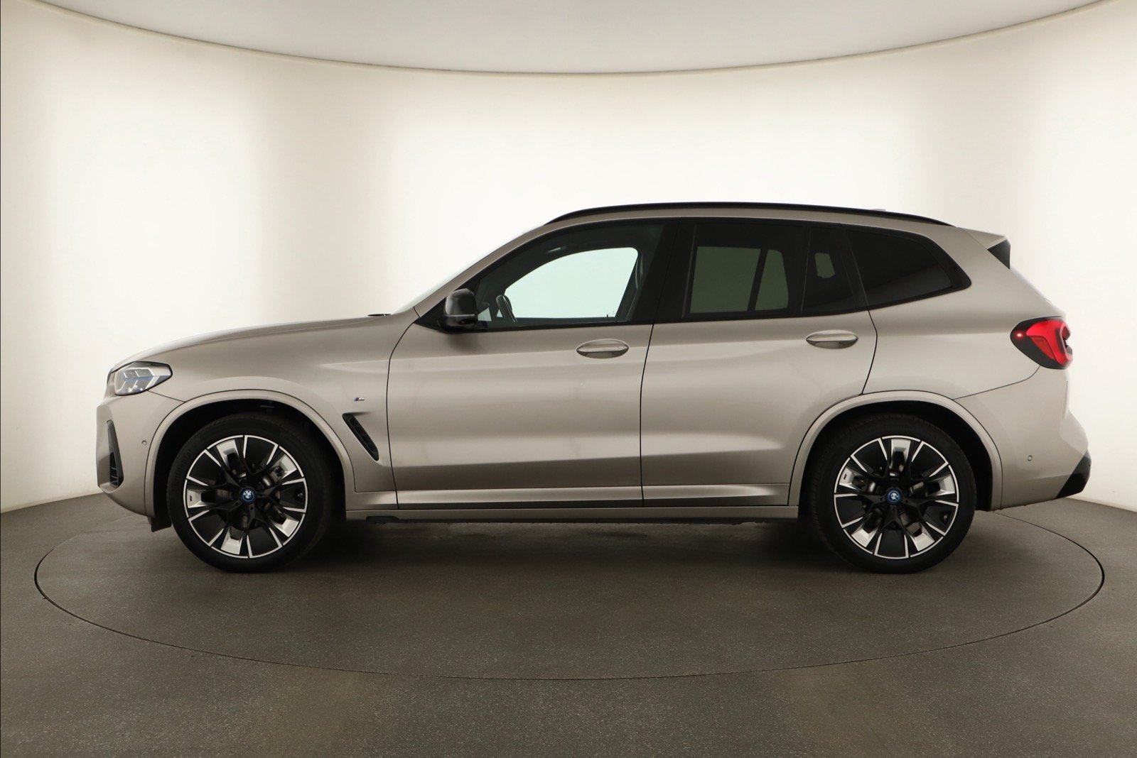BMW iX3 80 kWh, 2022 4